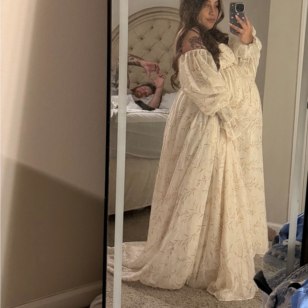 Worth Collective Delilah Maxi Dress with train - Picture 2 of 7